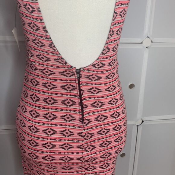 Akira Chicago Red Label Aztec Print Low Back BodyCon Dress Size Small - Picture 7 of 12